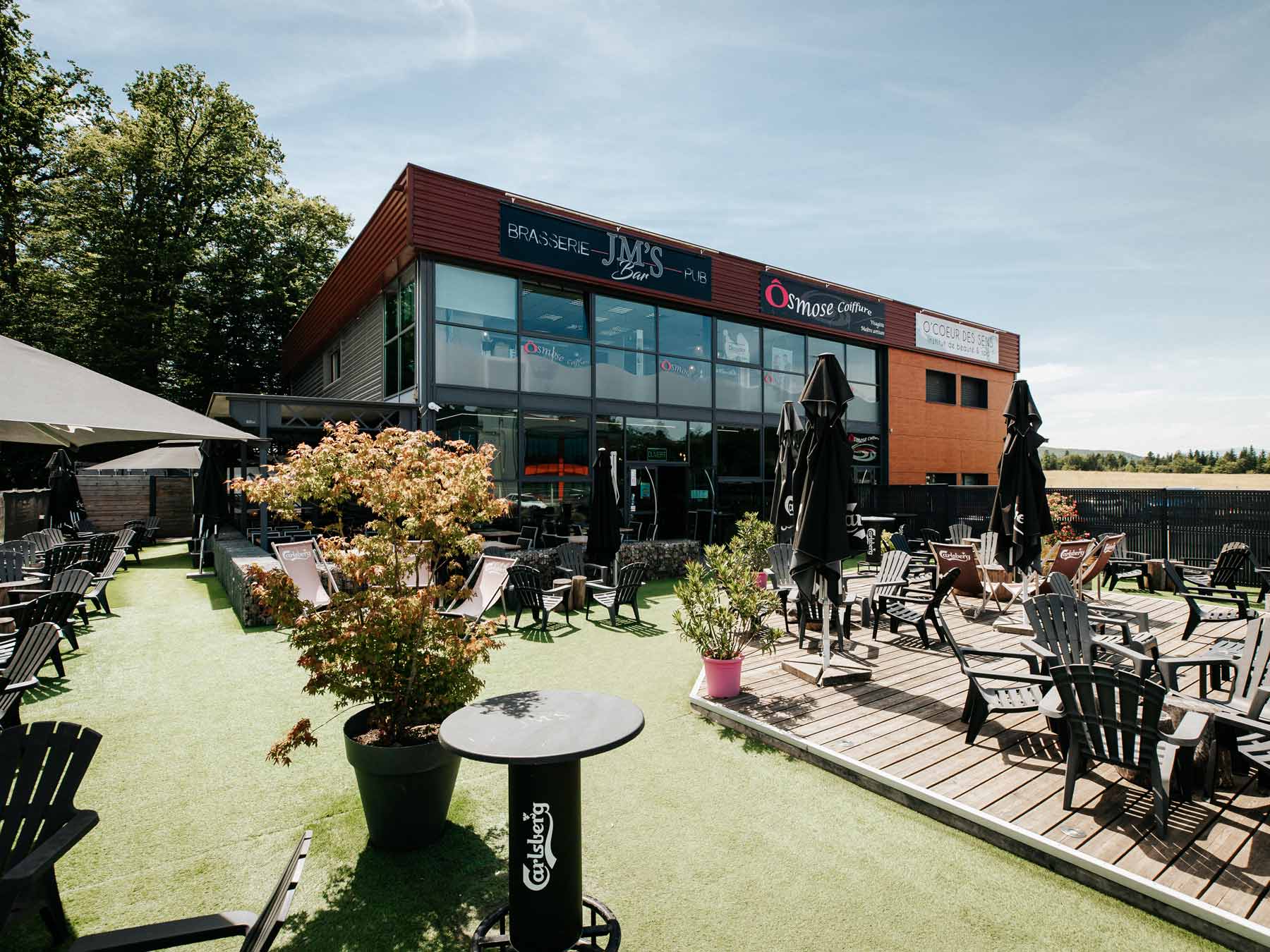 Pub et bar en terrasse à Perrignier